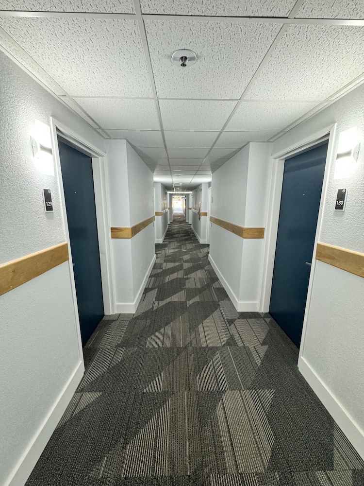 Motel 6 East Syracuse NY Airport - photo 4