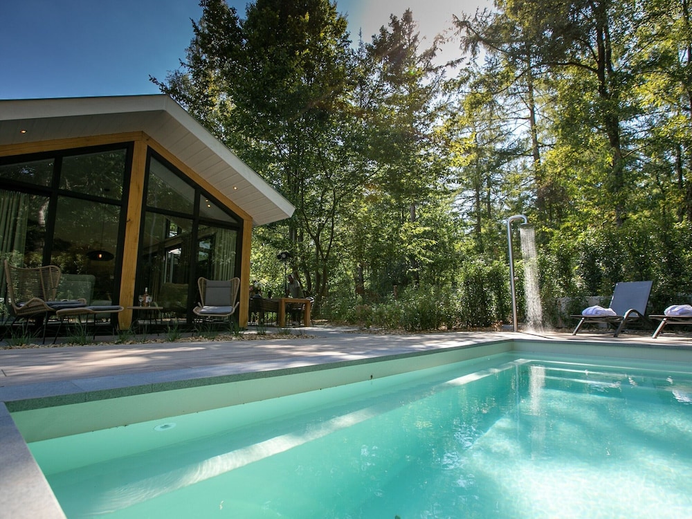 Luxury Lodge With Private Swimming Pool