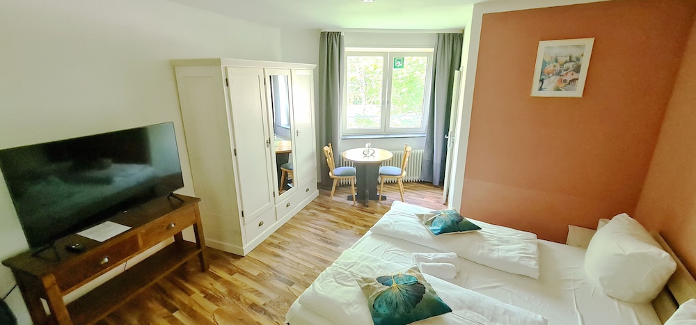 Hotel Bischoff — Winnweiler — photo 3
