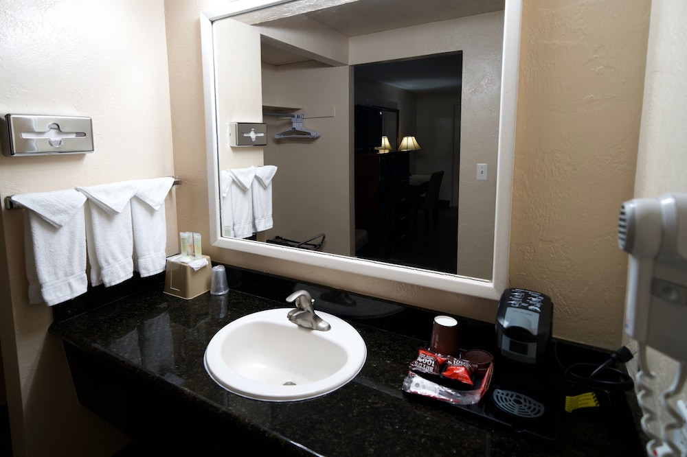 Village Inn Springfield - photo 20