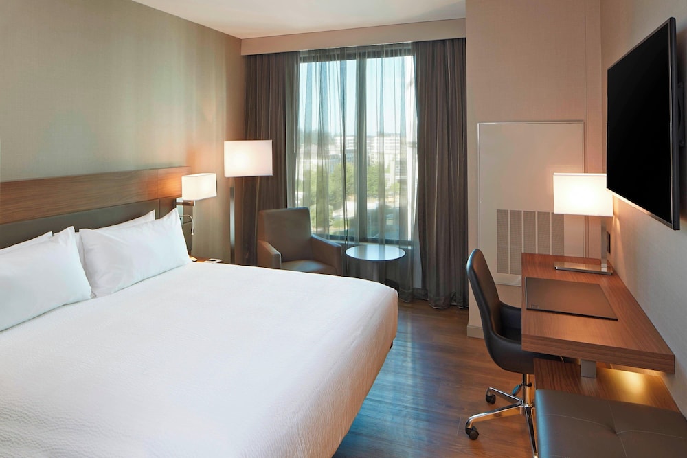 AC Hotel by Marriott Seattle Bellevue Downtown - photo 9