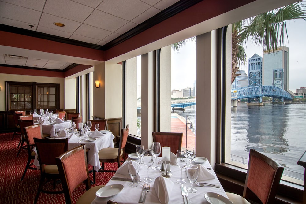 DoubleTree by Hilton Hotel Jacksonville Riverfront - photo 43