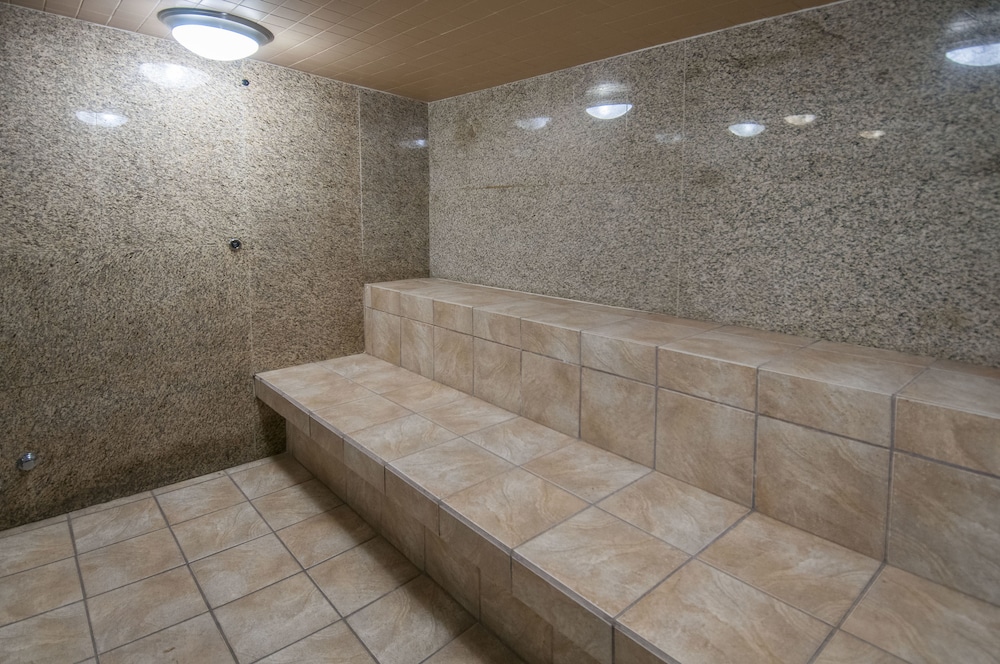 Governor's Suites Hotel Oklahoma City Airport Area - photo 25