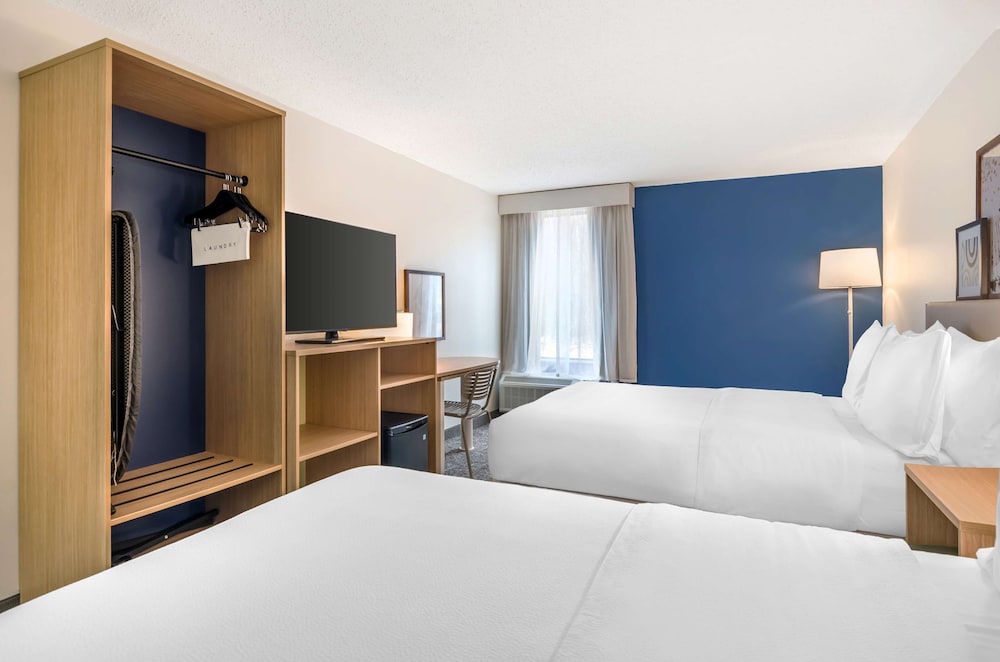 Spark By Hilton Roanoke Airport - photo 14