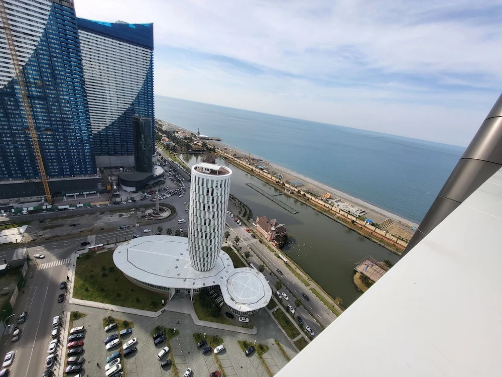 Alliance palace sea view