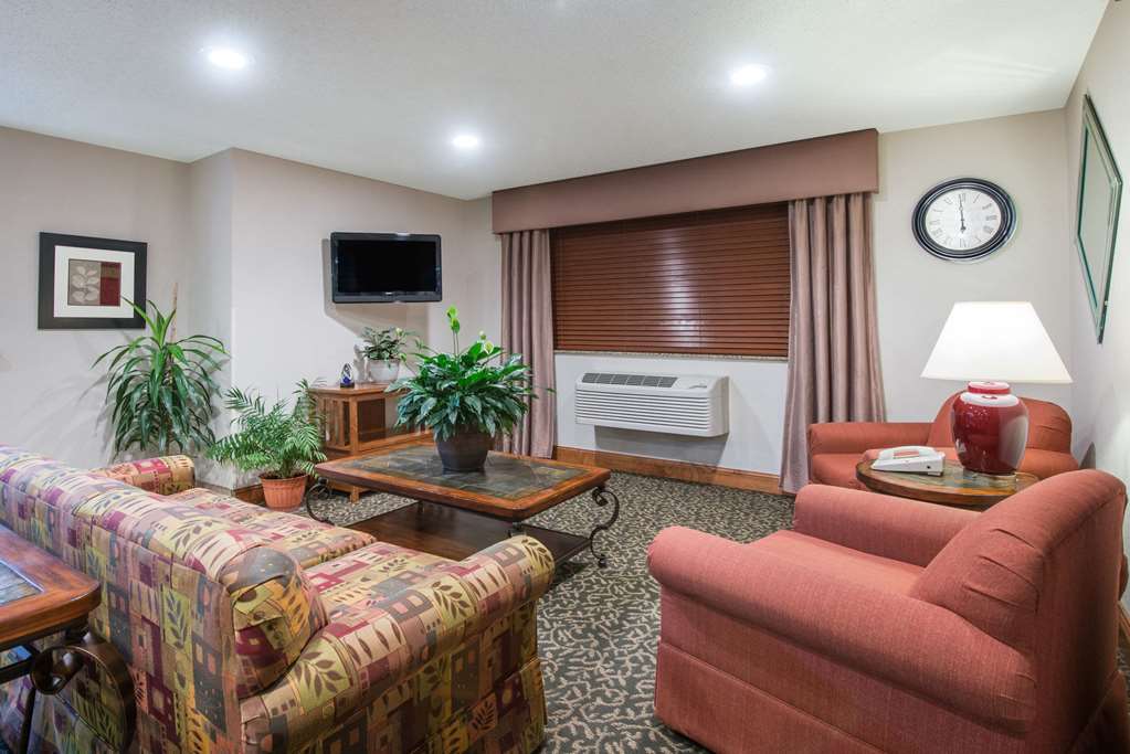 Super 8 by Wyndham Clearfield - photo 3