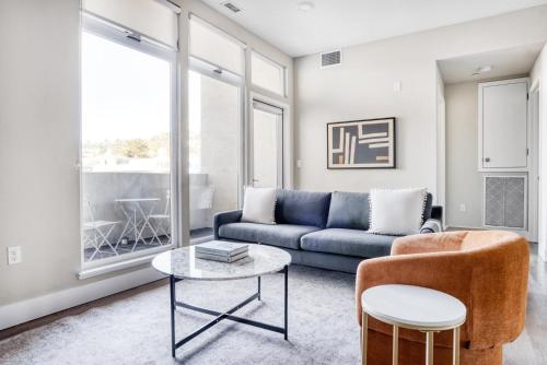 San Carlos 2BR w Gym Pool BBQ nr Caltrain SFO 910 — 4-Star Luxury Hotel in San Carlos, United States
