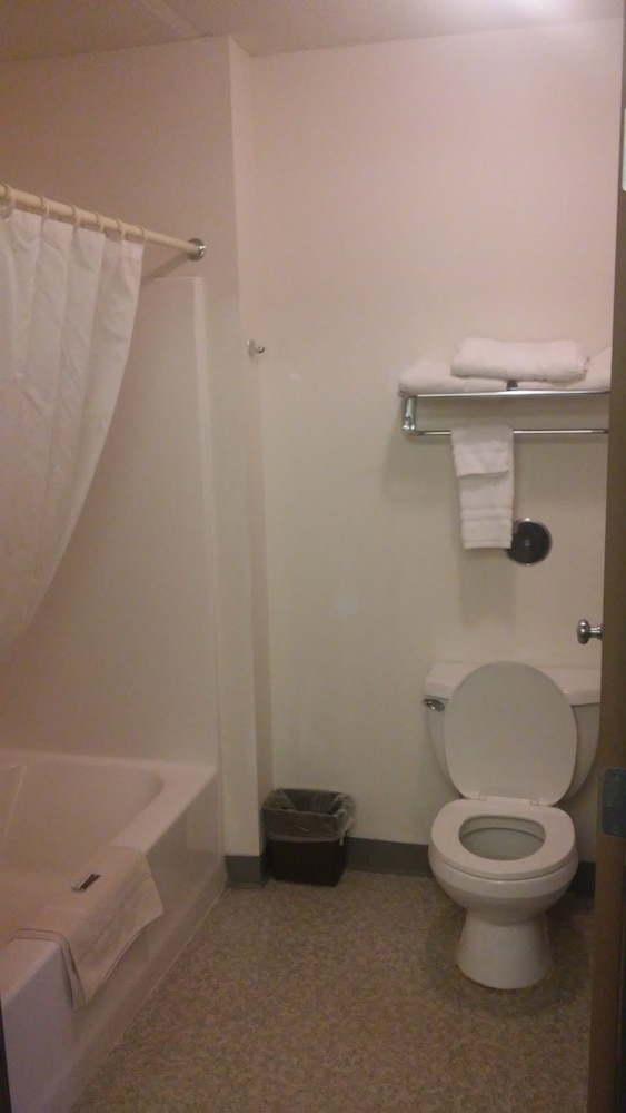 Bilmar Inn & Suites Dell Rapids Near Sioux Falls - photo 88