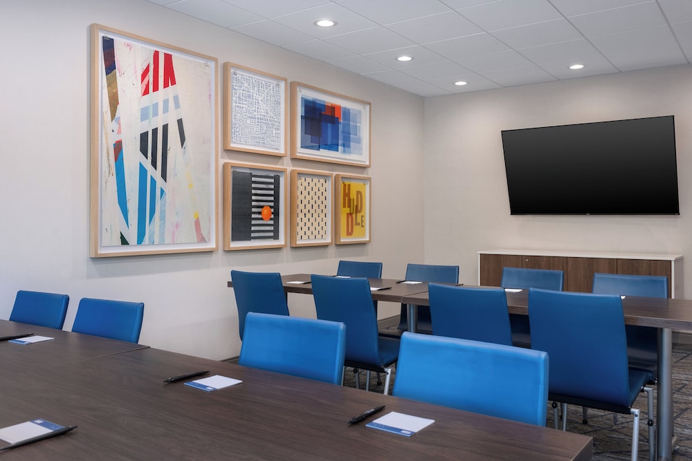 Holiday Inn Express and Suites Alton St Louis Area - photo 39
