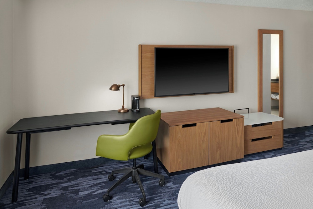 Fairfield Inn & Suites by Marriott Detroit Farmington Hills - photo 11