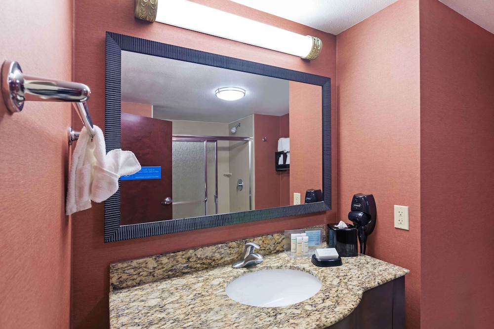 Hampton Inn & Suites Morgan City - photo 35