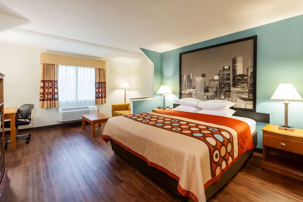 Super 8 by Wyndham Beaumont I 10 South College St - photo 19
