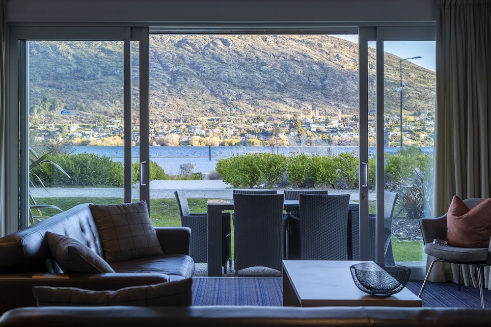 Marina Apartments Element Escapes — 4-Star Luxury Hotel in Queenstown, New Zealand