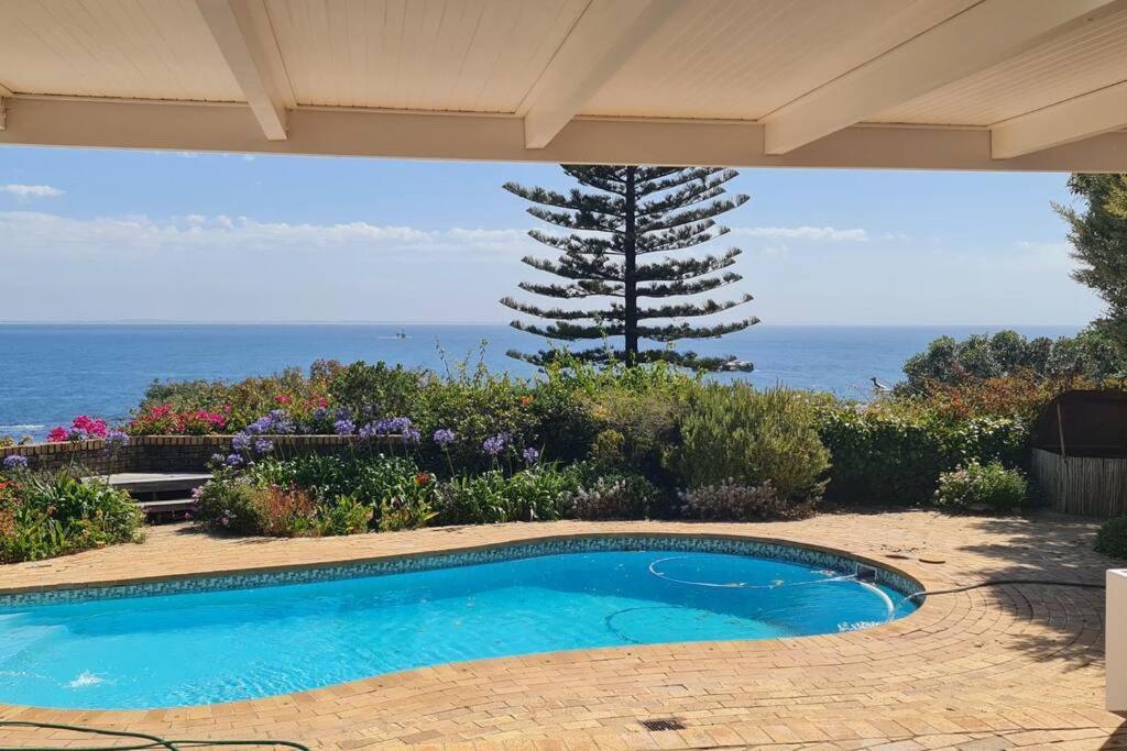 Neptunes Seat Garden Paradise with Ocean Views — 4-Star Luxury Hotel in Cape Town, South Africa