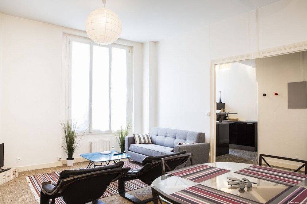 Appartement Martinique — 4-Star Luxury Hotel in Bordeaux, France