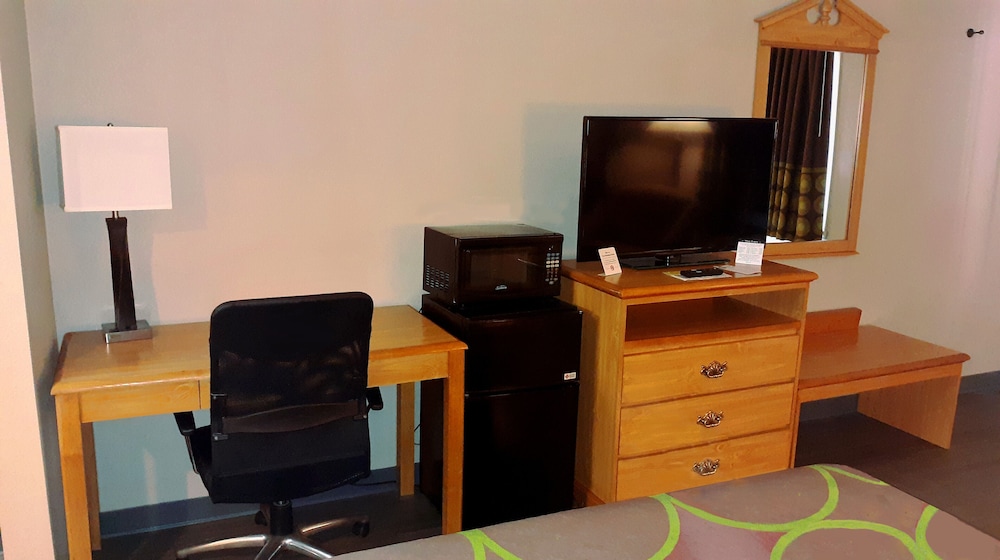Super 8 by Wyndham Fort Chiswell Wytheville Area - photo 17