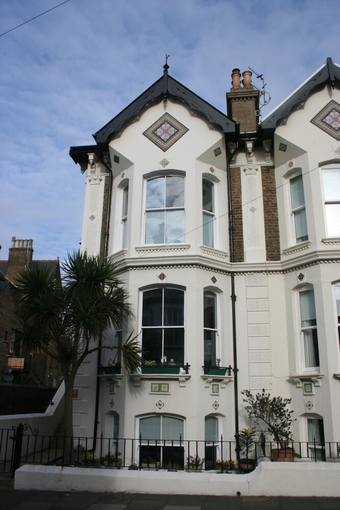 Number One B&B — 5-Star Luxury Hotel in Deal, United Kingdom