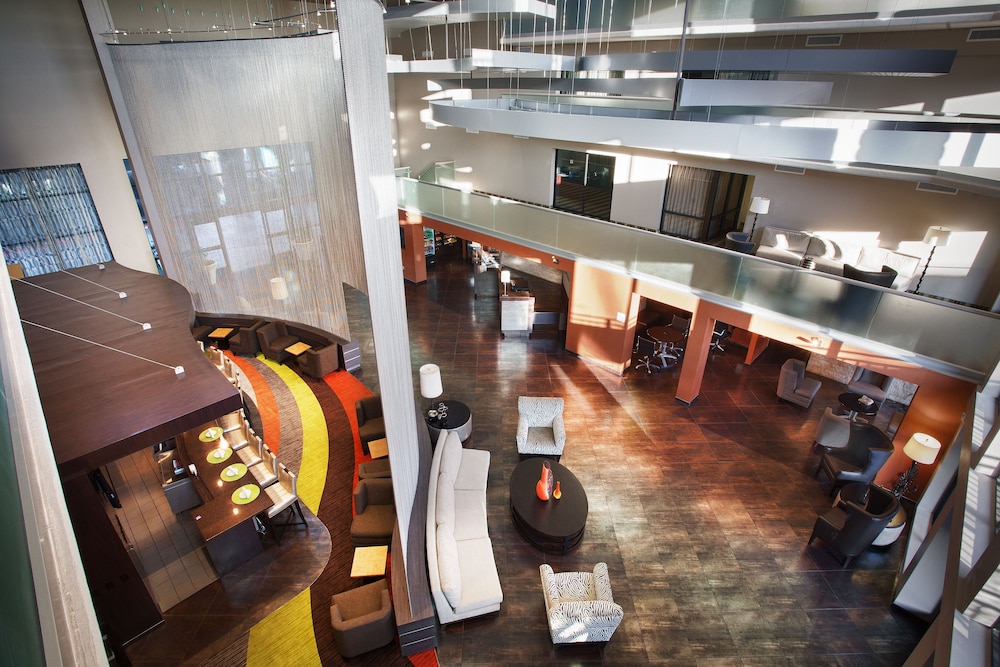 Holiday Inn & Suites Phoenix Airport North by IHG - photo 32