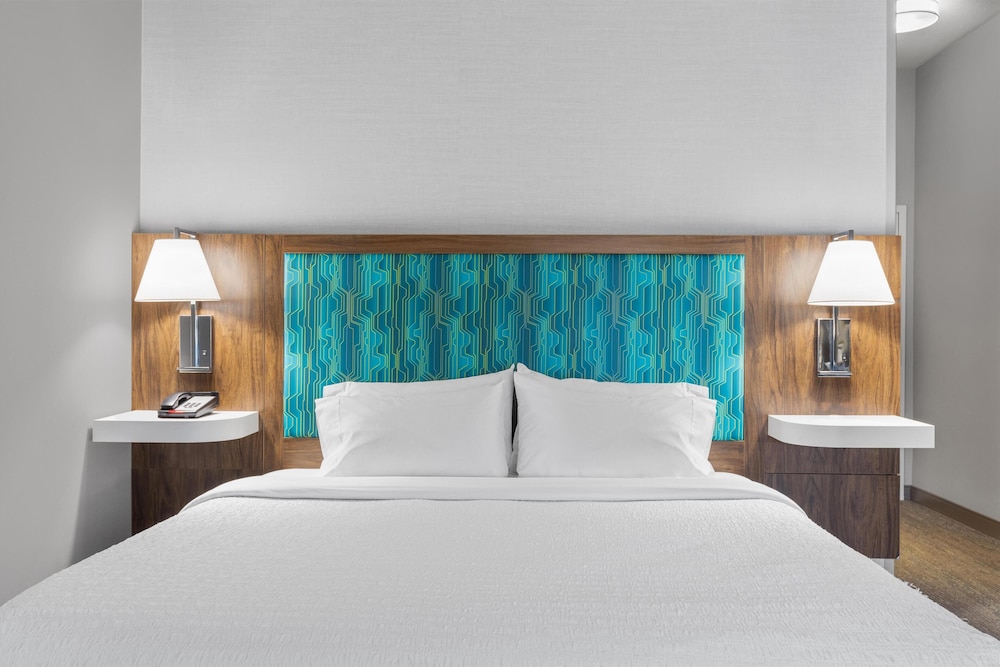 Hampton Inn Pendleton - photo 13