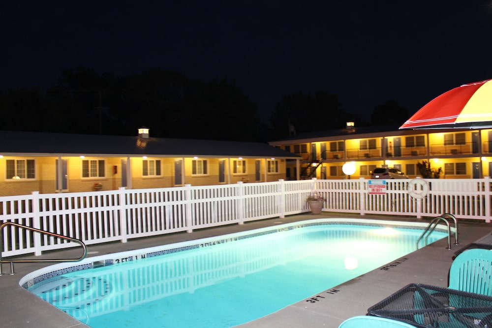 Westbridge Inn and Suites - photo 42