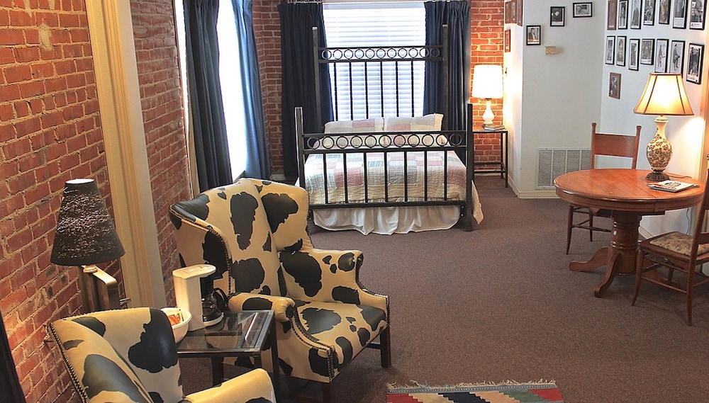 Spur Hotel - photo 5