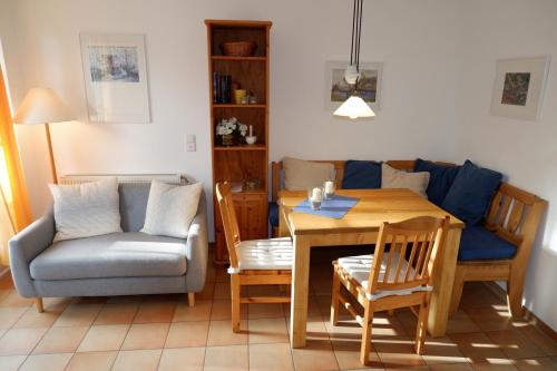 Achtern Diek Haus 8 Wohnung 4 — 4-Star Luxury Hotel in Zingst, Germany