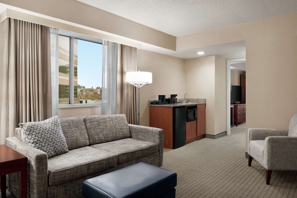 Embassy Suites by Hilton Cincinnati RiverCenter - photo 29