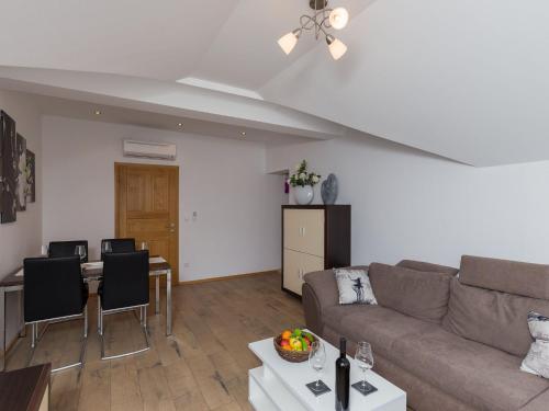 Villa Celenca Superior Two Bedroom Apartment with Terrace and Sea View A5
