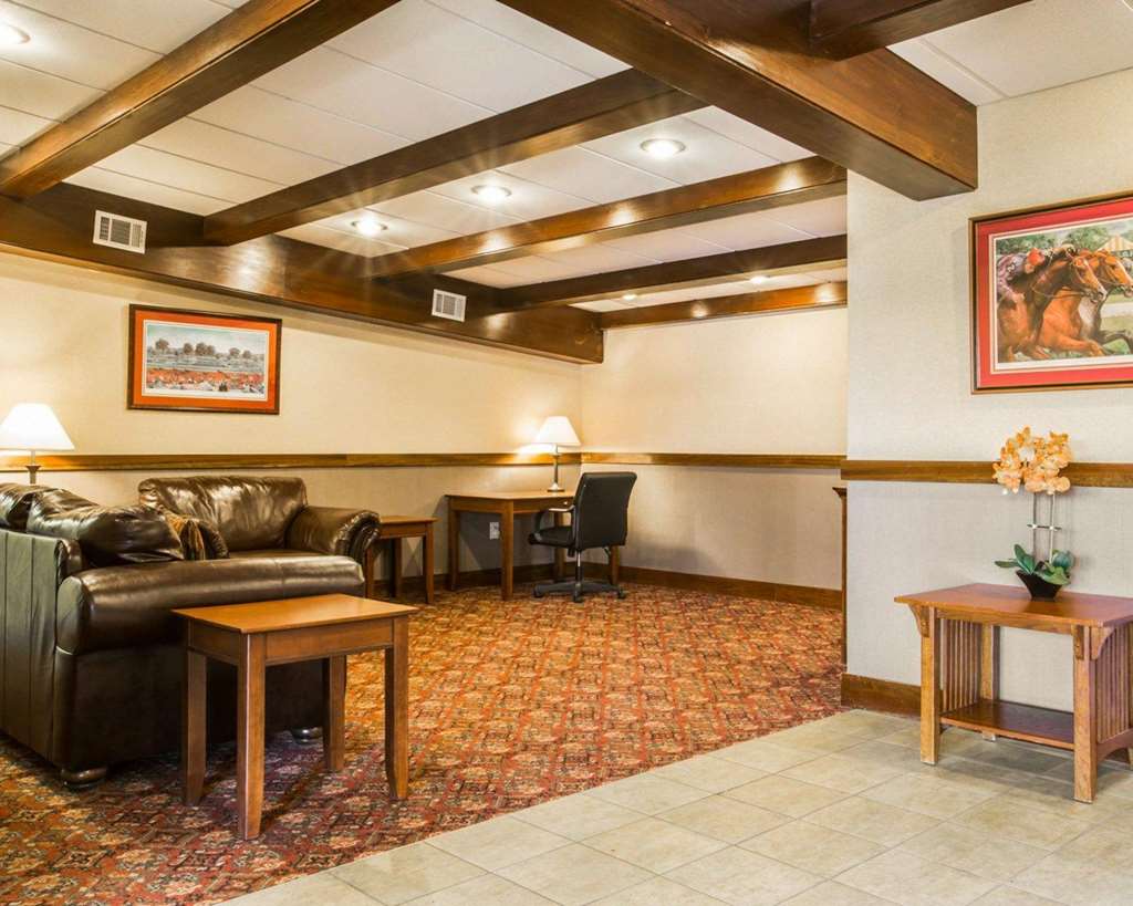 Clarion Inn & Suites at the Outlets of Lake George - photo 2