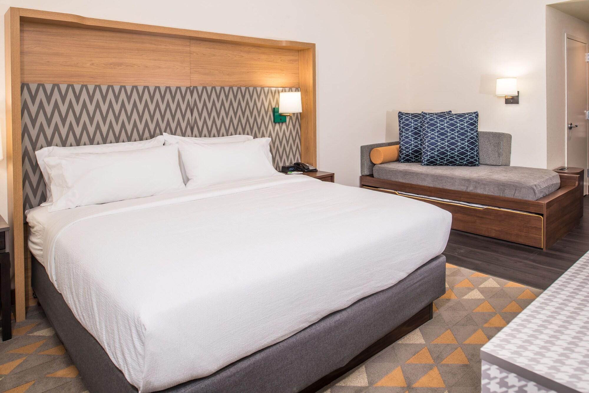Holiday Inn Joplin by IHG - photo 20