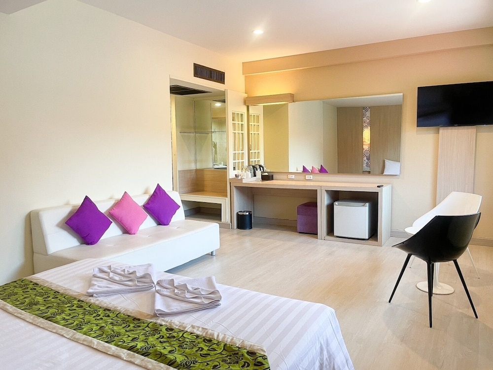 Bunjongburi Hotel in Surat Thani, Thailand