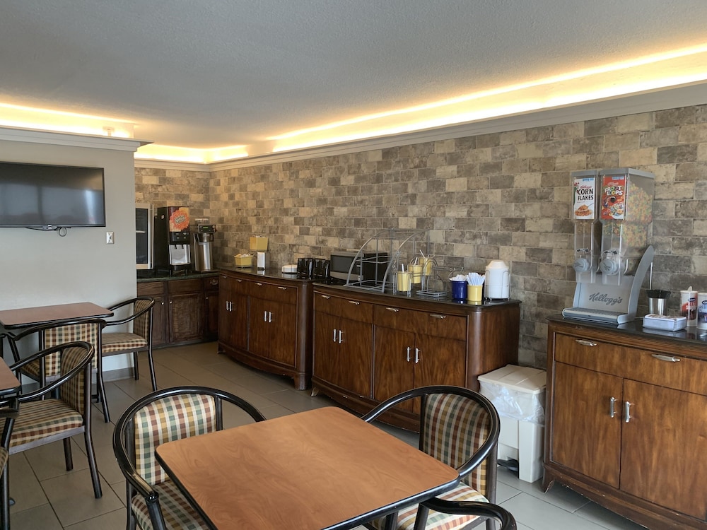 Days Inn by Wyndham Jonesboro AR - photo 34