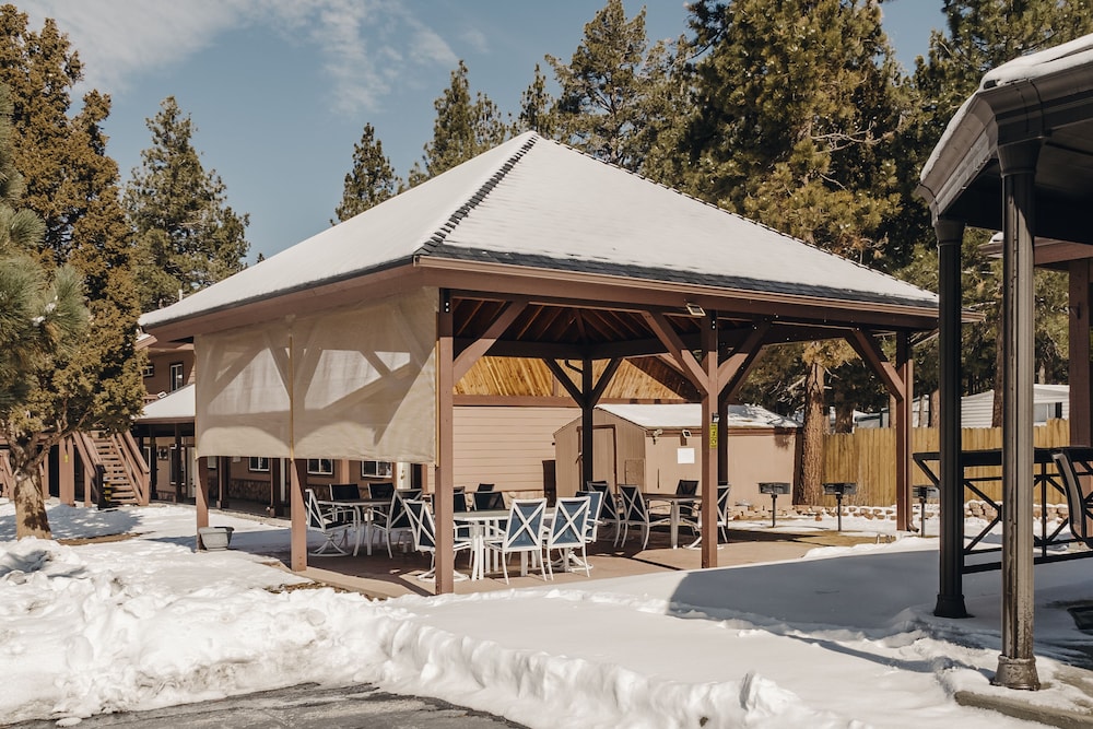 Vintage Lakeside Inn - photo 44