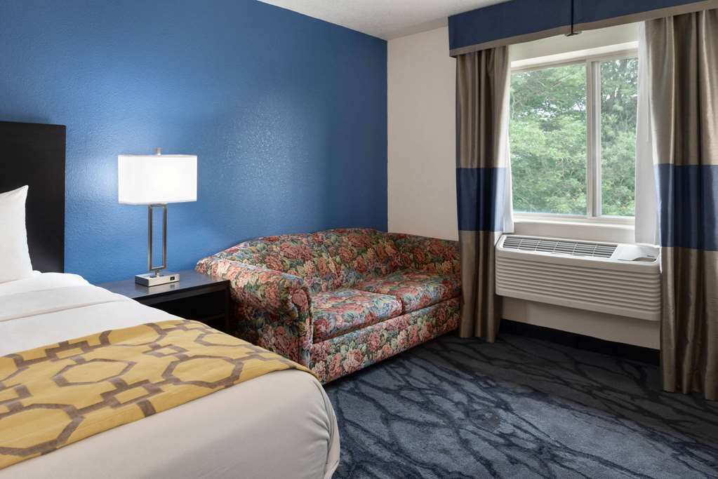 Baymont Inn & Suites by Wyndham Swanton Toledo Airport - photo 23