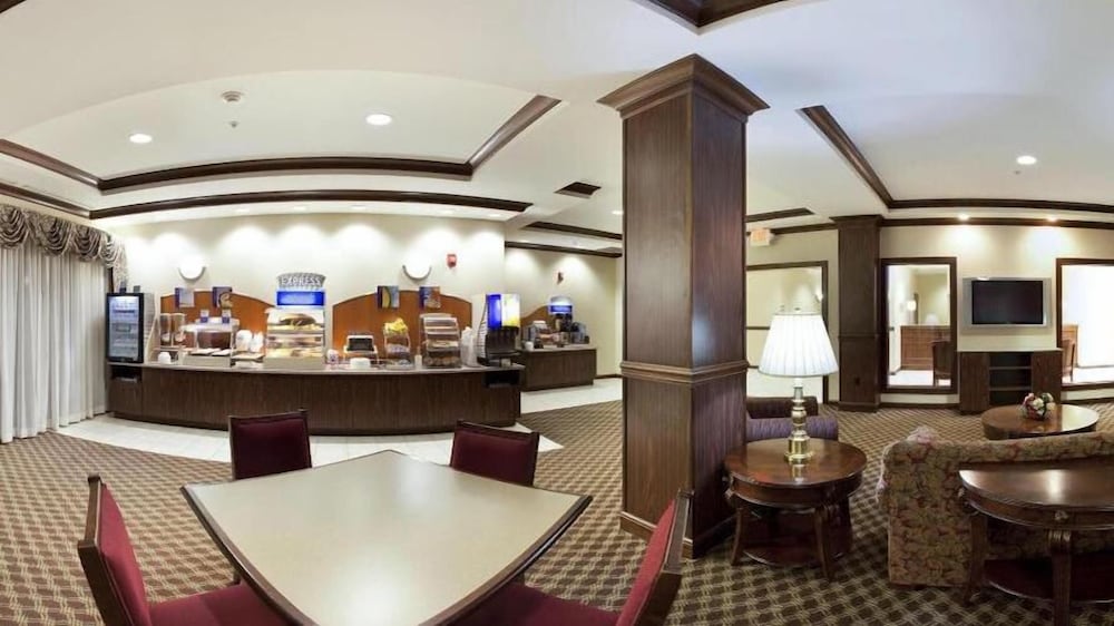 Holiday Inn Express Hotel & Suites Franklin Oil City by IHG - photo 25