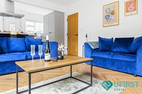 Ideal 4BR Home Near City Hospital Sherwood Clinton Market QMC & City Centre Sleeps 8 — 4-Star Luxury Hotel in Nottingham, United Kingdom