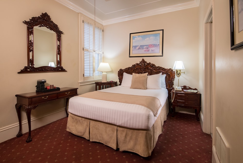 The Monterey Hotel - photo 17