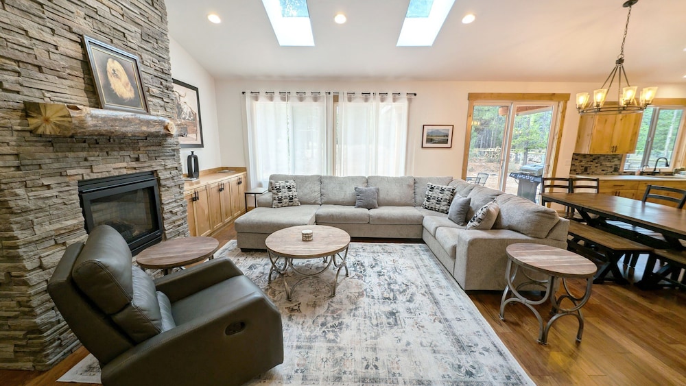 56593 Celestial Dr in Bend, United States