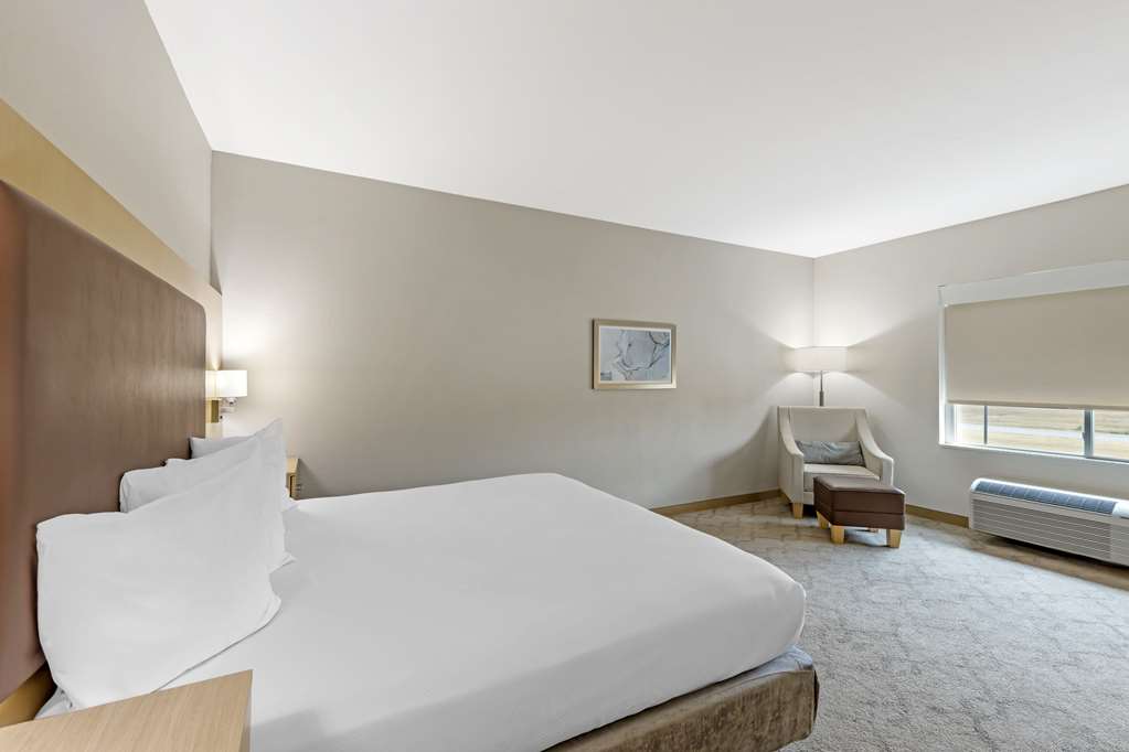 Best Western Plus Chickasha Inn - photo 13
