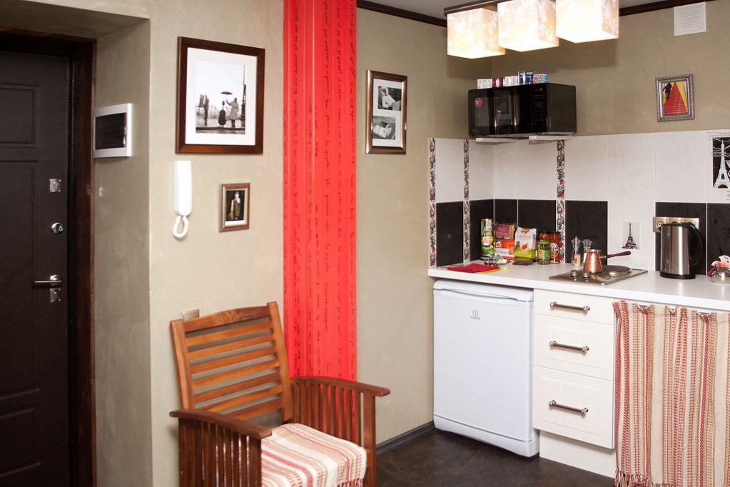 Holiday House Apartments