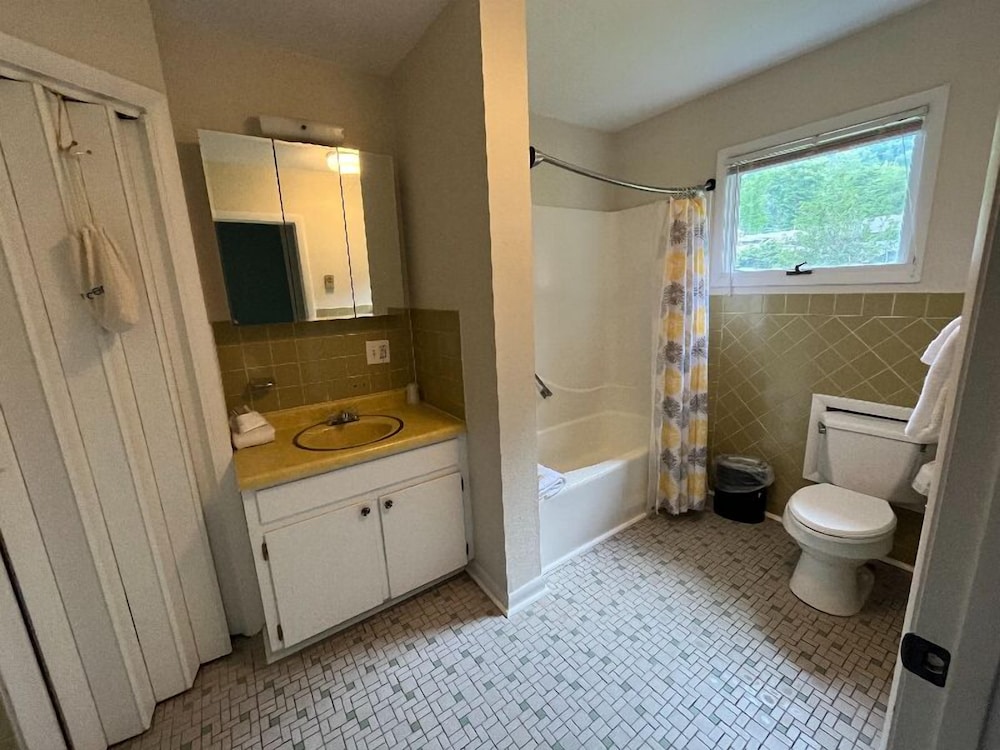 Meadowlark Motel with Restaurant & Bar - photo 46