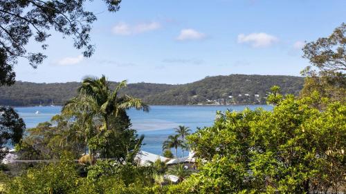 Bouddi Bush Retreat with Bay Views — hotel in Booker Bay