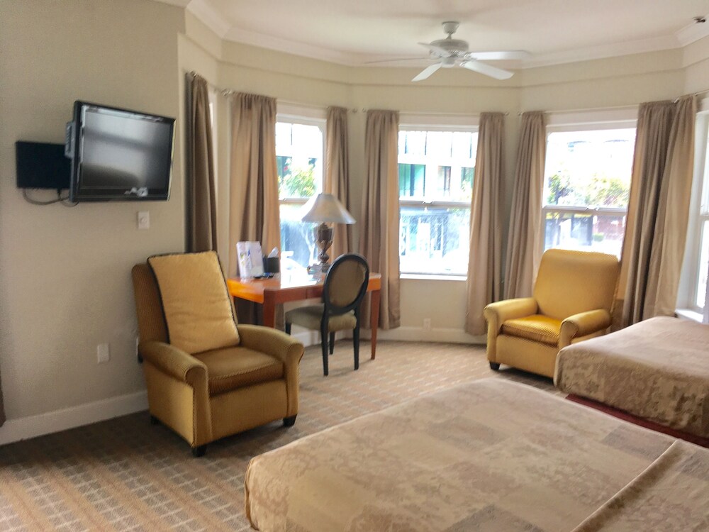 Americas Best Value Inn & Suites Soma - photo 25