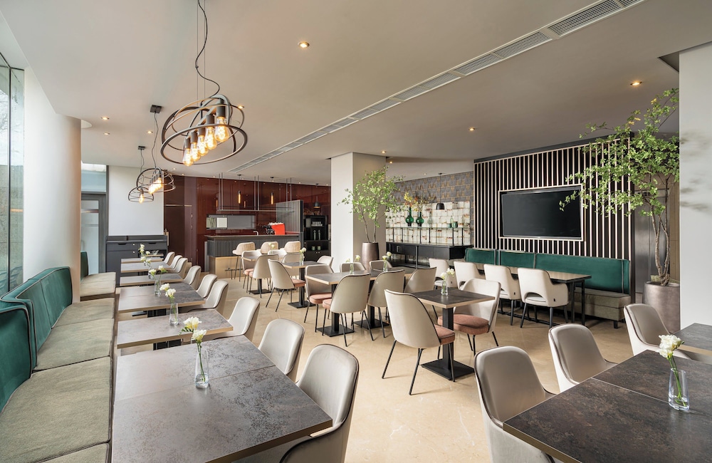 מזון ומשקאות