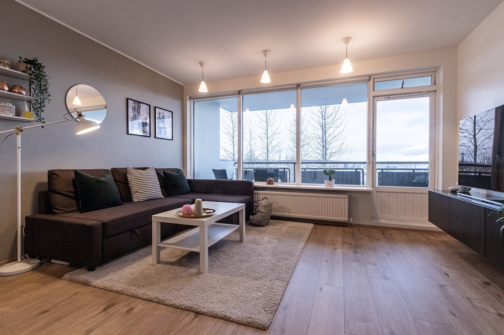 Apartment H62