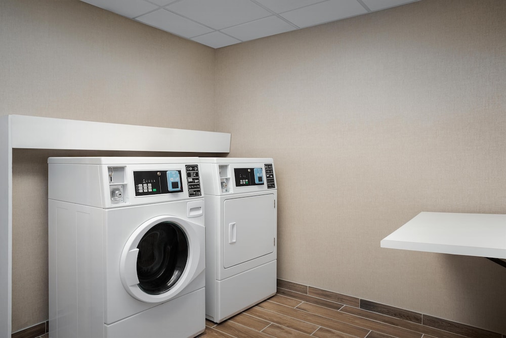 Hampton Inn & Suites Omaha Downtown - photo 32