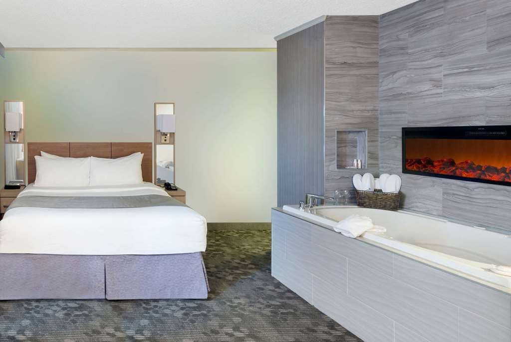 Wyndham Garden at Niagara Falls - photo 26
