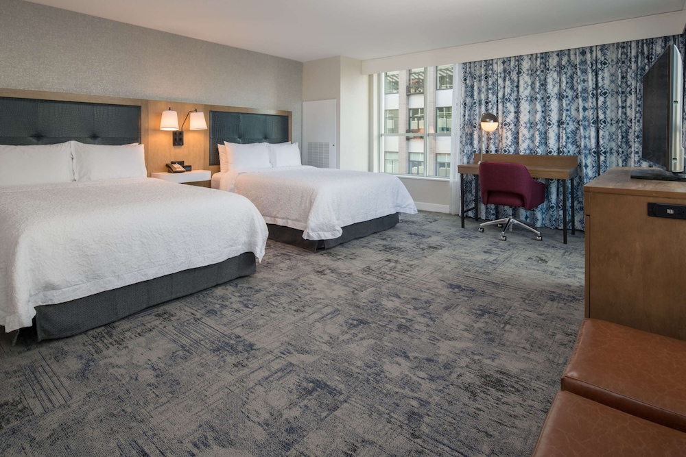 Hampton Inn & Suites Portland Pearl District - photo 18