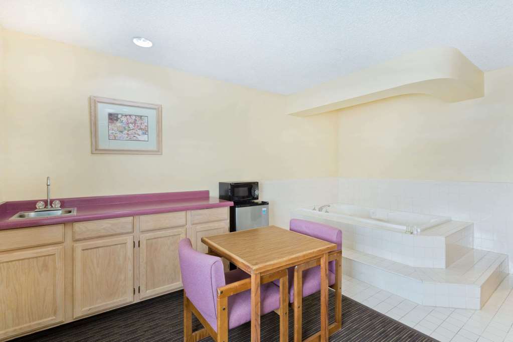 Super 8 by Wyndham Richfield UT - photo 14