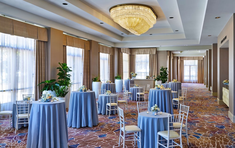 Hilton Los Angeles North Glendale & Executive Meeting Center - photo 32